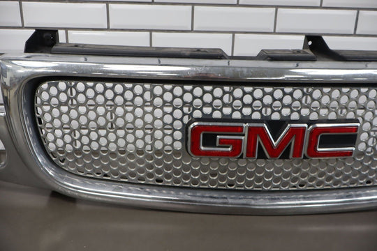 02 - 06 GMC Yukon Denali GMT800 OEM Chrome Radiator Grille 19130789