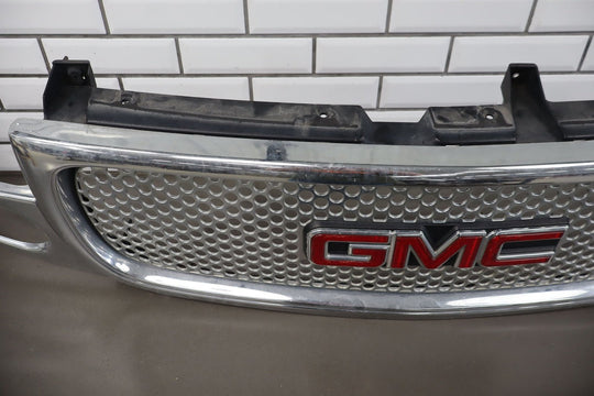 02 - 06 GMC Yukon Denali GMT800 OEM Chrome Radiator Grille 19130789