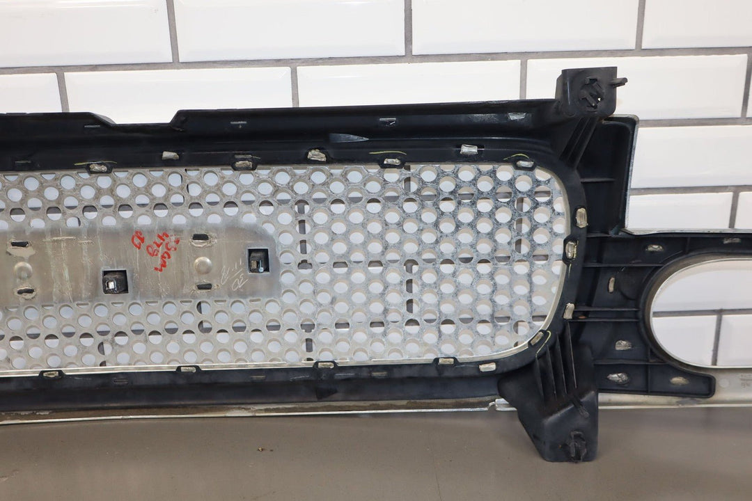 02 - 06 GMC Yukon Denali GMT800 OEM Chrome Radiator Grille 19130789
