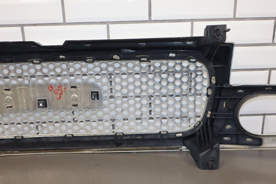 02 - 06 GMC Yukon Denali GMT800 OEM Chrome Radiator Grille 19130789