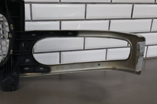 02 - 06 GMC Yukon Denali GMT800 OEM Chrome Radiator Grille 19130789