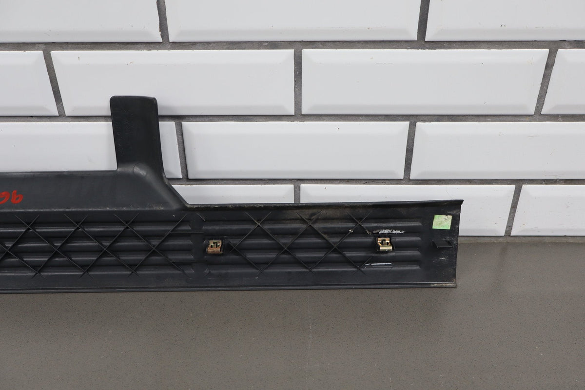 02-07 Chevrolet Silverado 2500HD Crew Cab Sill Plates Graphite (12D)