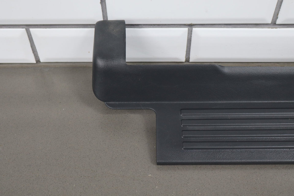 02-07 Chevrolet Silverado 2500HD Crew Cab Sill Plates Graphite (12D)