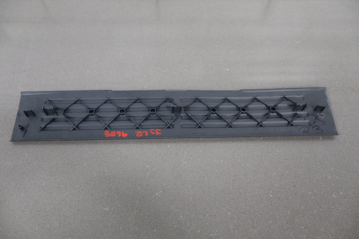 02-07 Chevrolet Silverado 2500HD Crew Cab Sill Plates Graphite (12D)