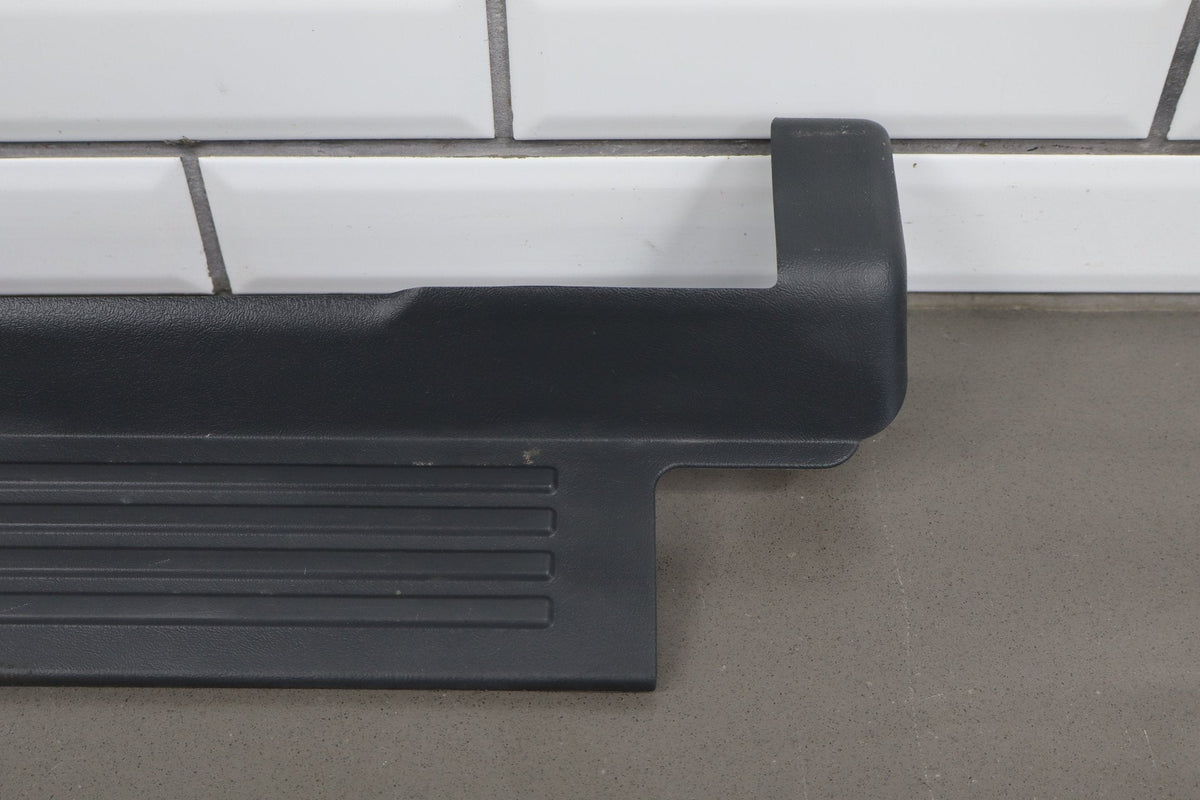 02-07 Chevrolet Silverado 2500HD Crew Cab Sill Plates Graphite (12D)