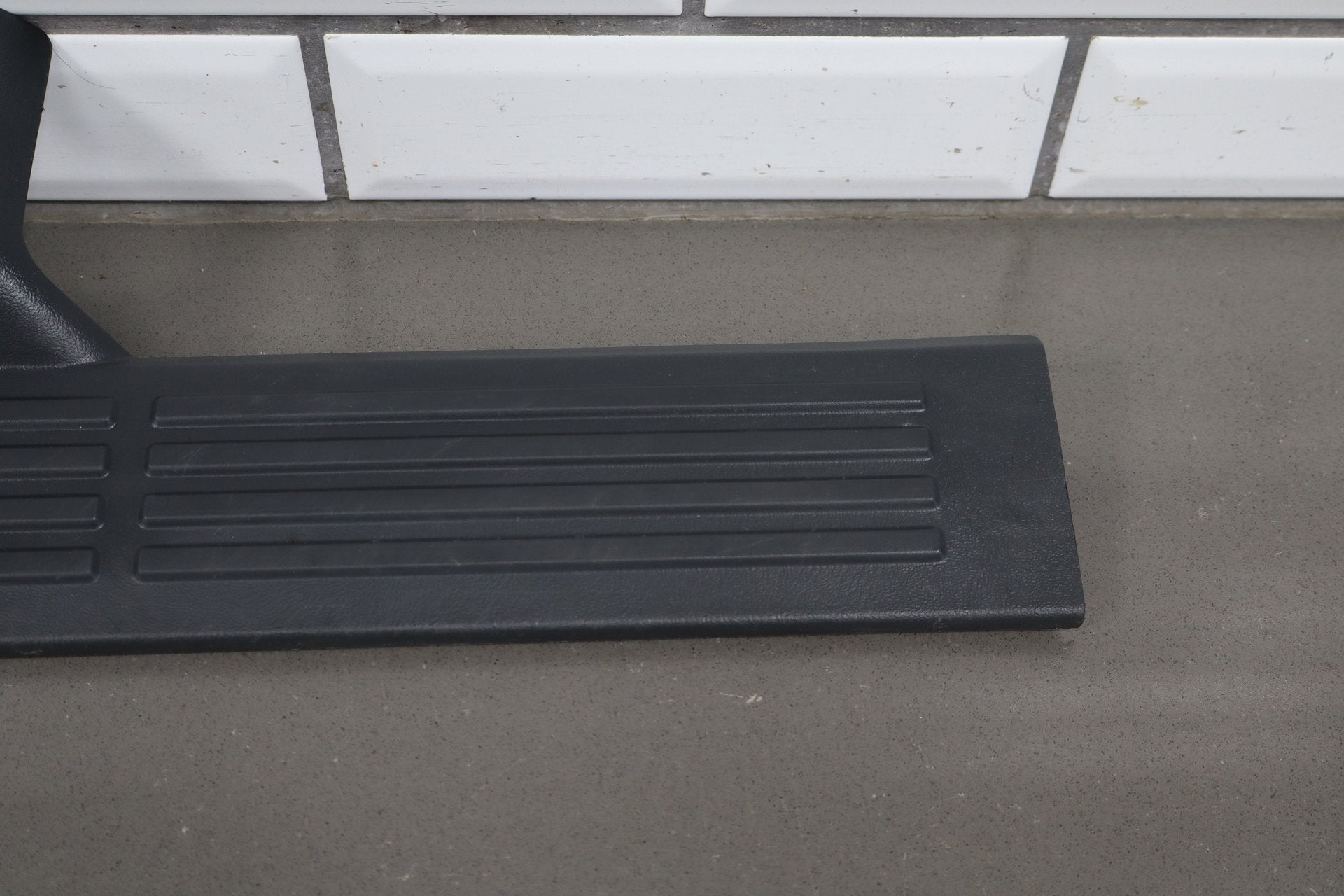 02-07 Chevrolet Silverado 2500HD Crew Cab Sill Plates Graphite (12D)
