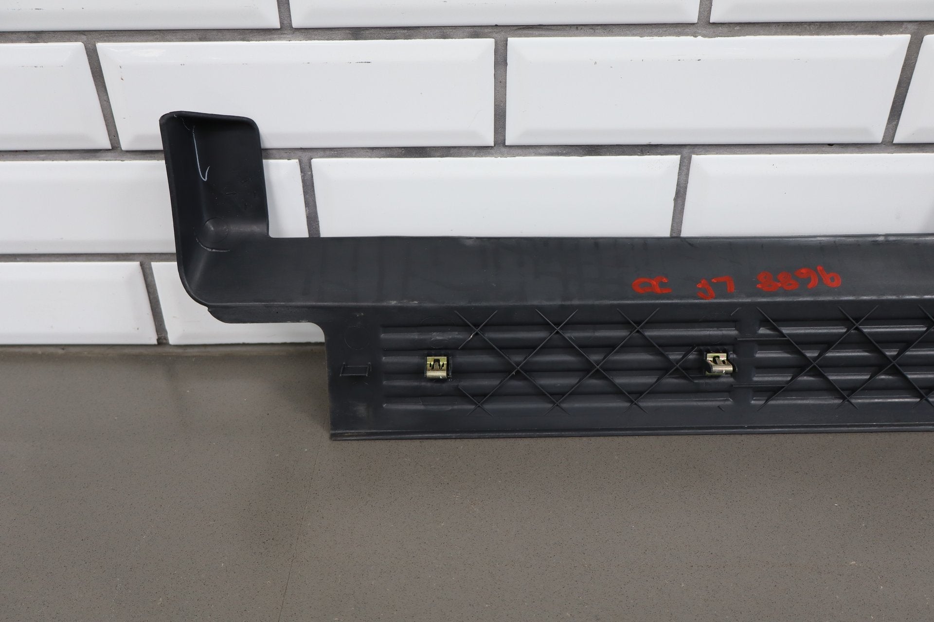 02-07 Chevrolet Silverado 2500HD Crew Cab Sill Plates Graphite (12D)