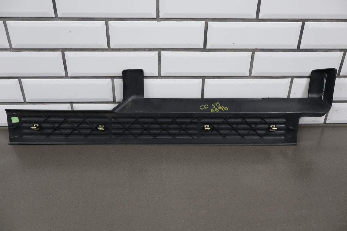 02-07 Chevrolet Silverado 2500HD Crew Cab Sill Plates Graphite (12D)