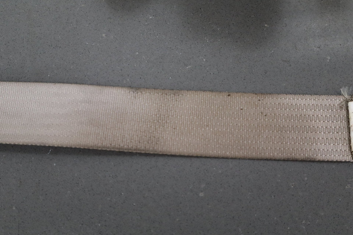 02-07 Ford F350 Super Duty Left Front Seat Belt Medium Parchment
