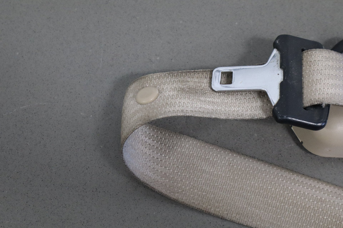 02-07 Ford F350 Super Duty Left Front Seat Belt Medium Parchment