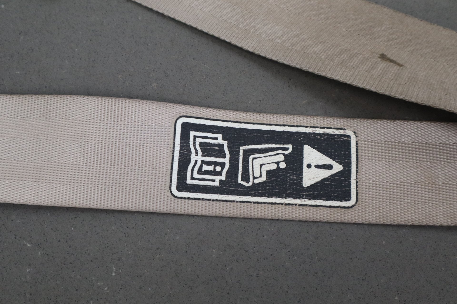 02-07 Ford F350 Super Duty Right Rear Seat Belt Medium Parchment