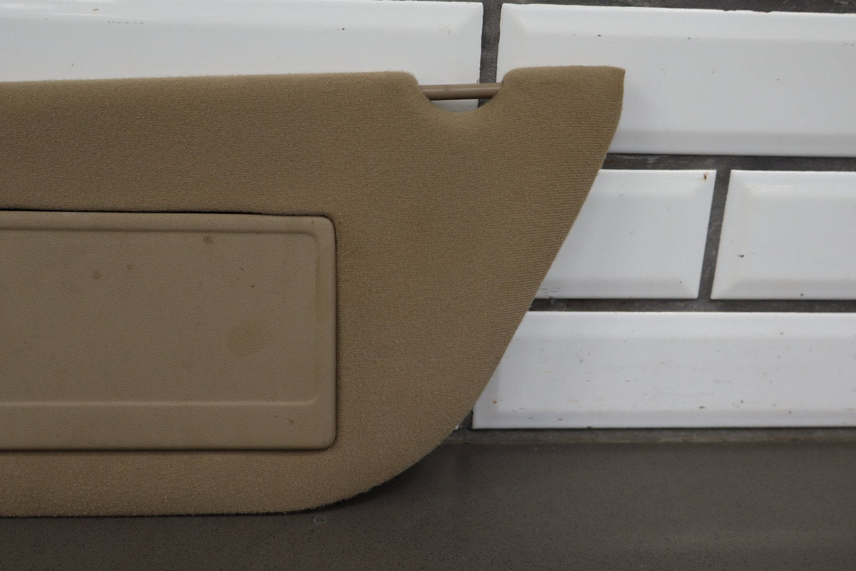 02-07 Ford F350 Super Duty Sun Visor Pair Medium Parchment Illuminated