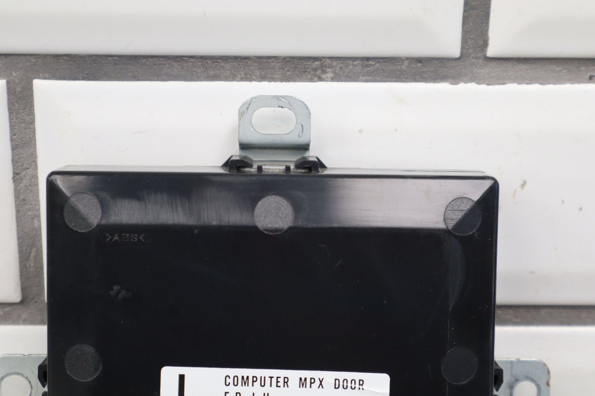 02-08 Lexus SC430 Z40 LH Door Module 89223-24010