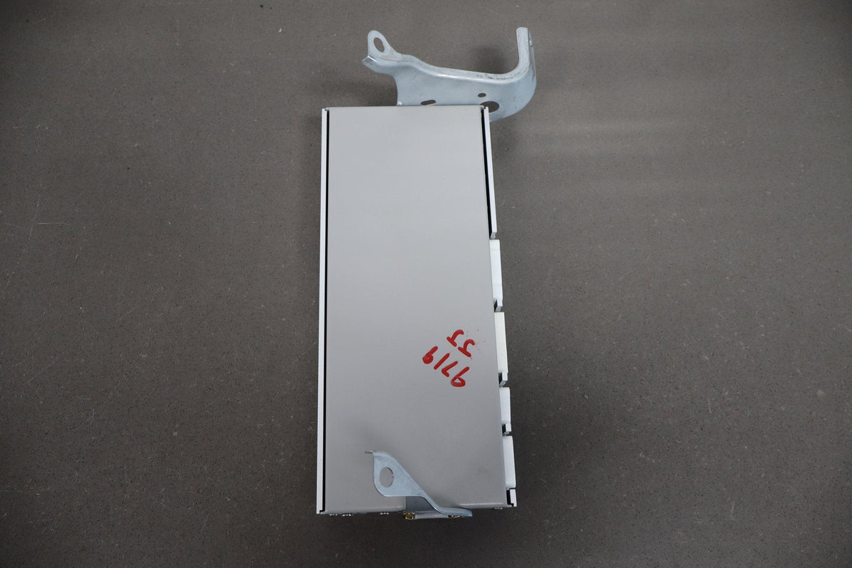 02-08 Lexus SC430 Z40 Mark Levinson Radio Amplifier