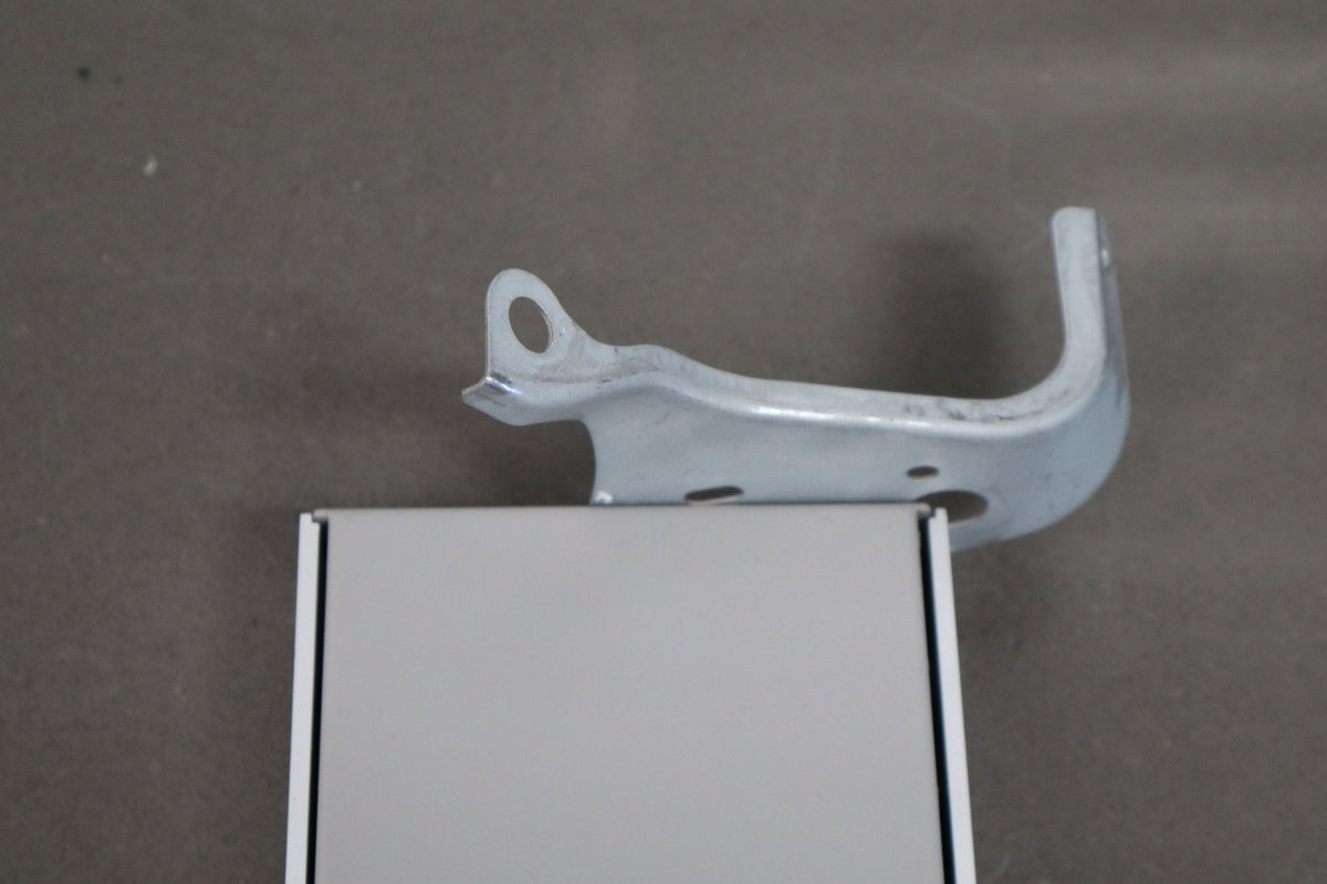 02-08 Lexus SC430 Z40 Mark Levinson Radio Amplifier