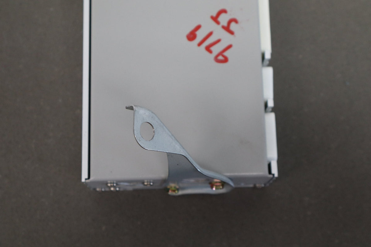 02-08 Lexus SC430 Z40 Mark Levinson Radio Amplifier