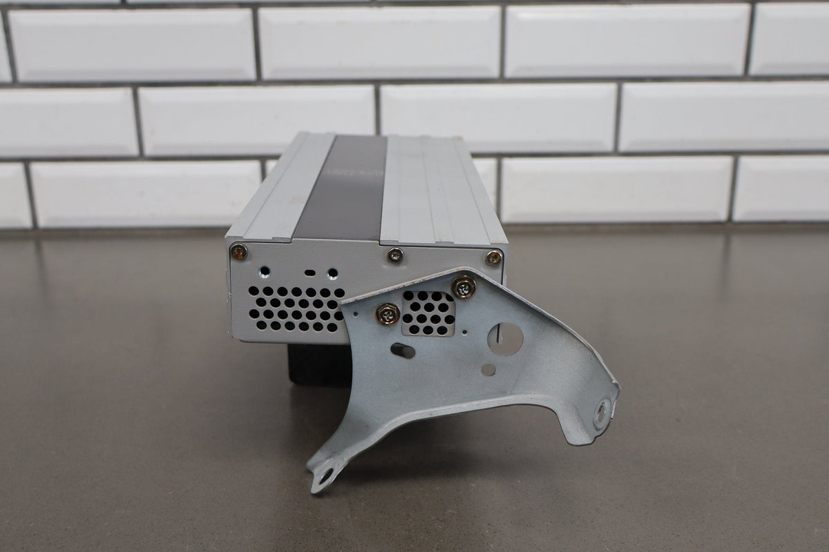 02-08 Lexus SC430 Z40 Mark Levinson Radio Amplifier