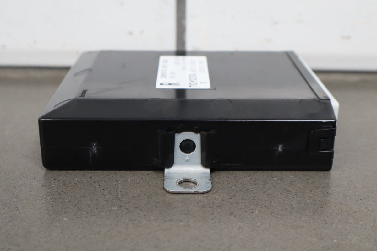 02-09 Lexus SC430 Z40 RH Door Module 89222-24010