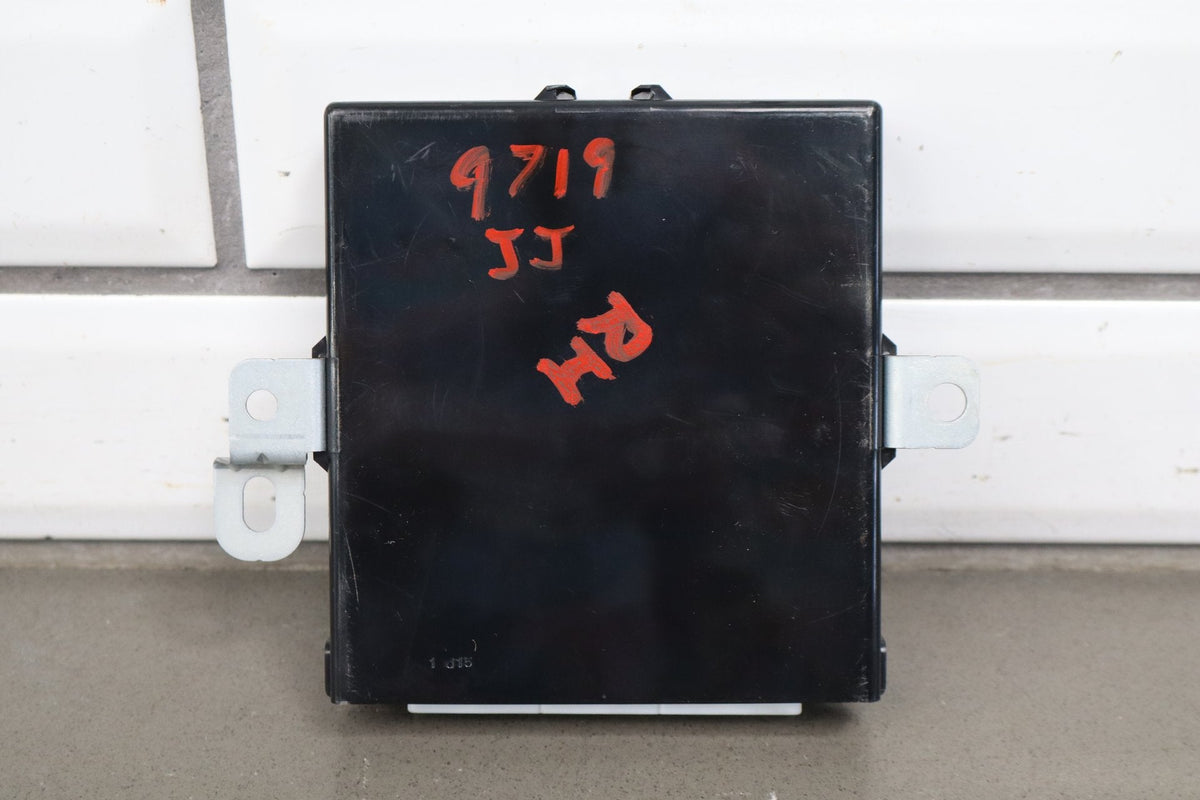 02-09 Lexus SC430 Z40 RH Door Module 89222-24010