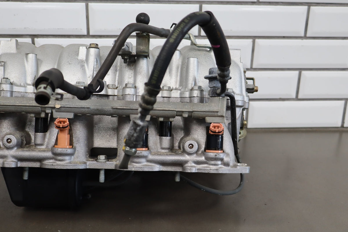 02-10 Lexus SC430 4.3 3UZ-FE Intake Rails Injectors TB