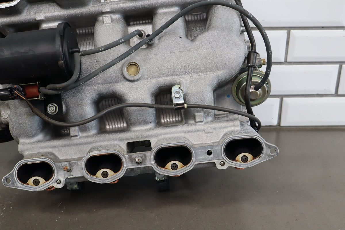 02-10 Lexus SC430 4.3 3UZ-FE Intake Rails Injectors TB