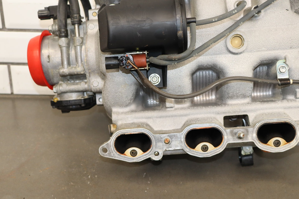 02-10 Lexus SC430 4.3 3UZ-FE Intake Rails Injectors TB