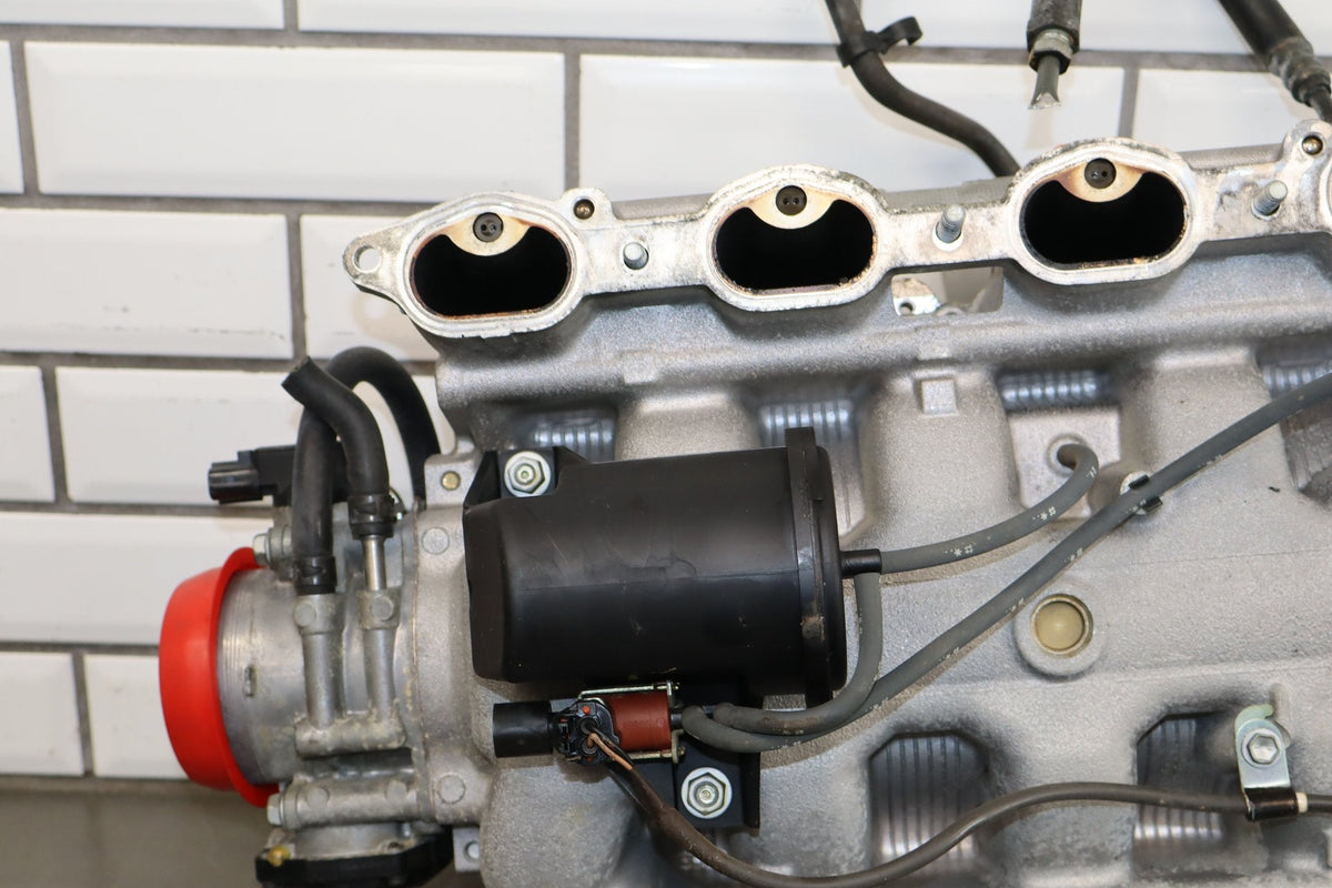02-10 Lexus SC430 4.3 3UZ-FE Intake Rails Injectors TB