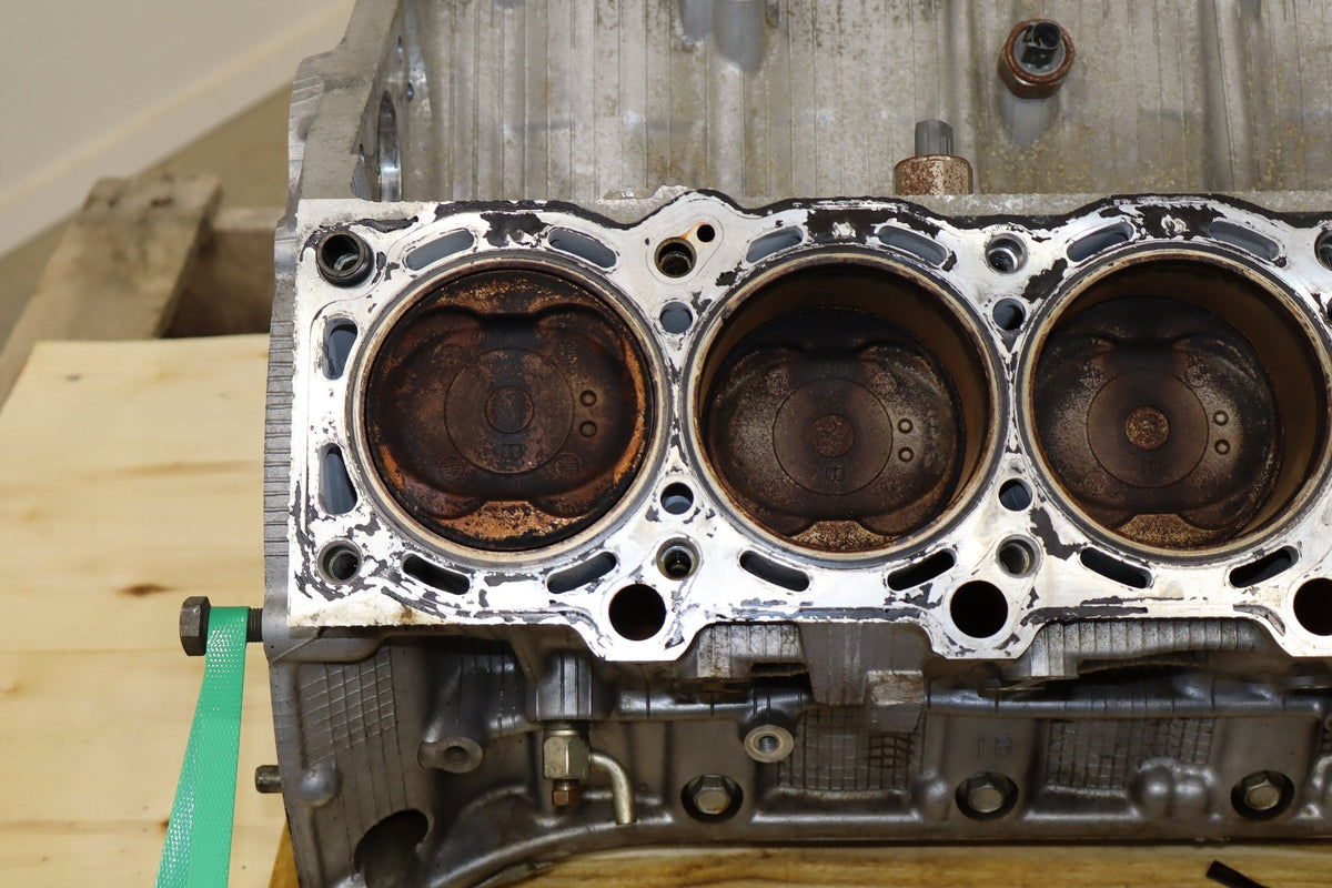 02-10 Lexus SC430 4.3 3UZ-FE Short Block Tear Down No Pan Untested