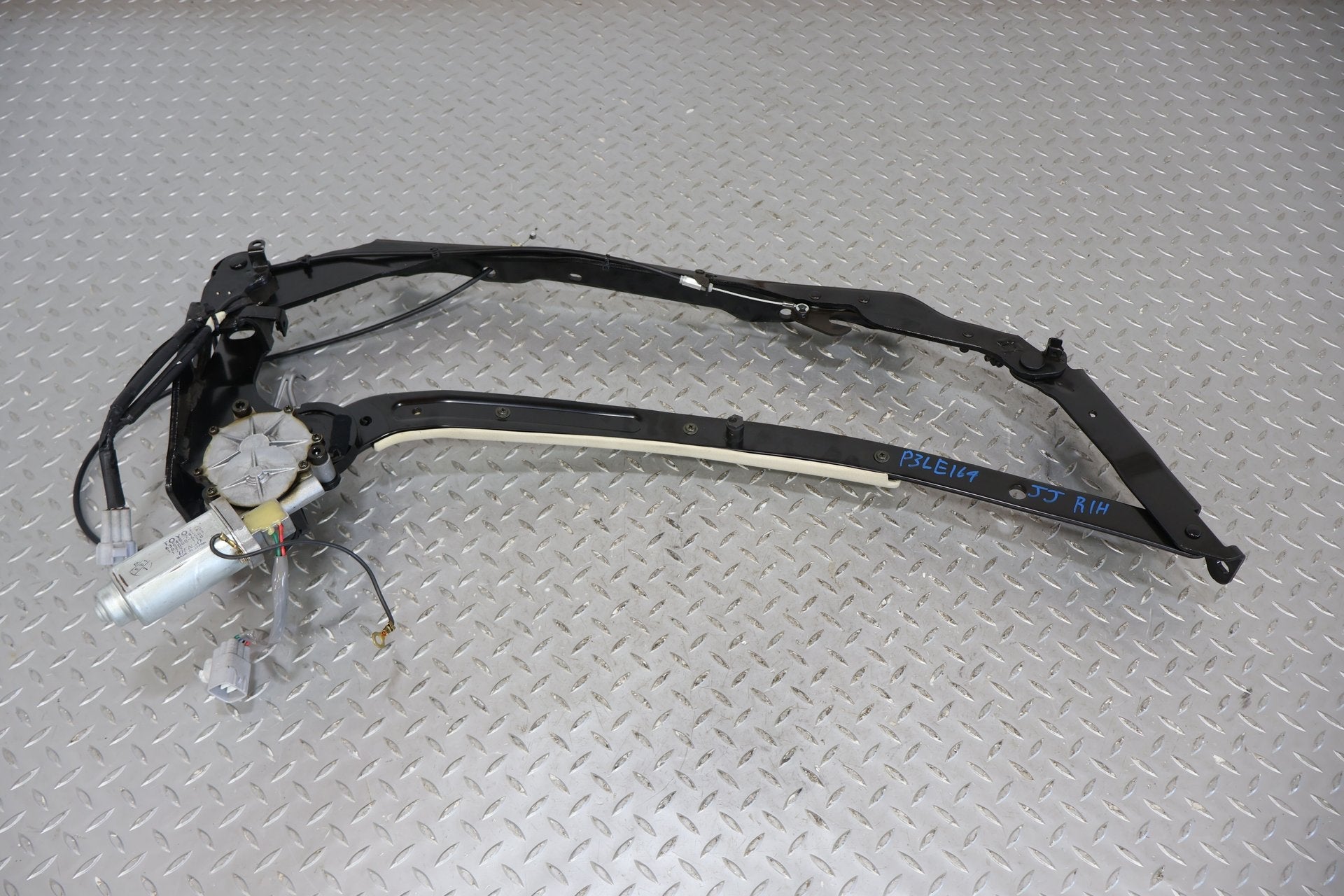 02-10 Lexus SC430 Right RH Passenger Convertible Top Hinge W/ Motor (Tested)