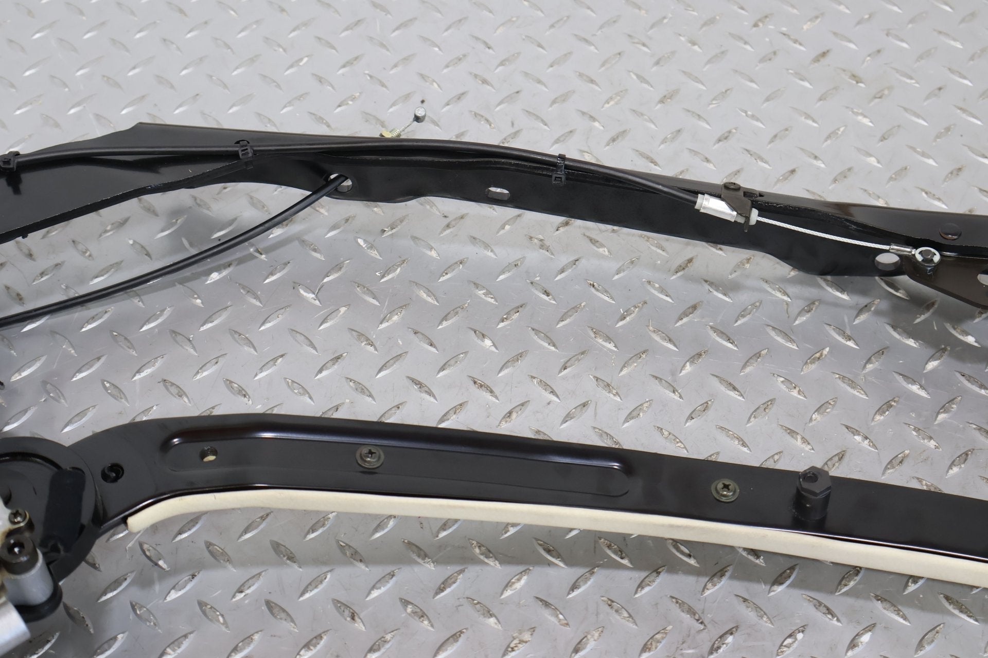 02-10 Lexus SC430 Right RH Passenger Convertible Top Hinge W/ Motor (Tested)