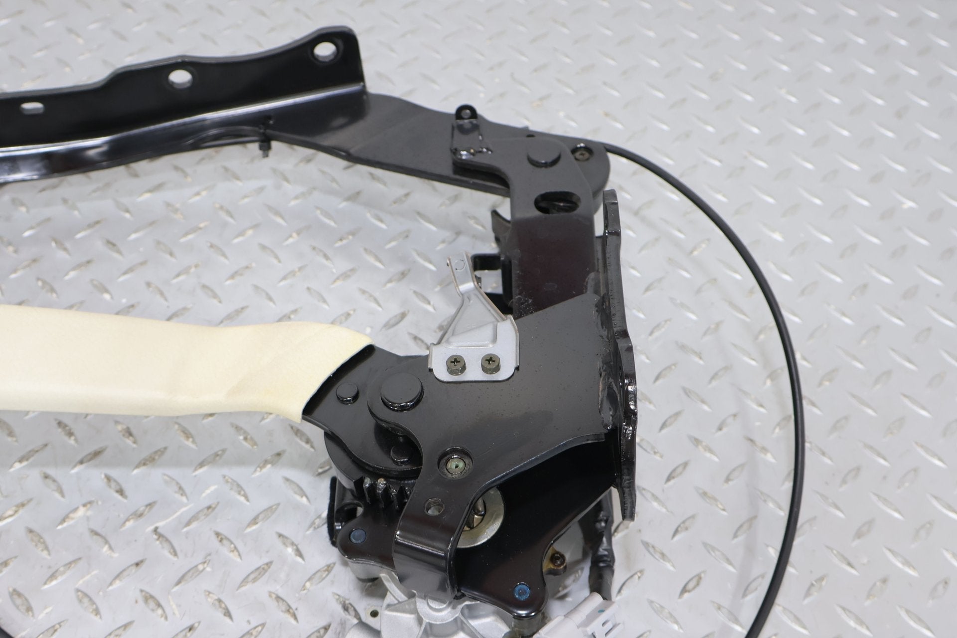 02-10 Lexus SC430 Right RH Passenger Convertible Top Hinge W/ Motor (Tested)