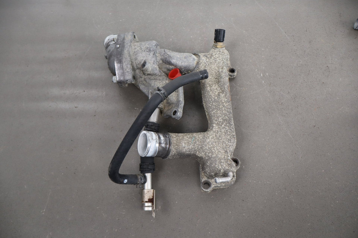 02-10 Lexus SC430 Z40 3UZ-FE Thermostat Housing Crossover