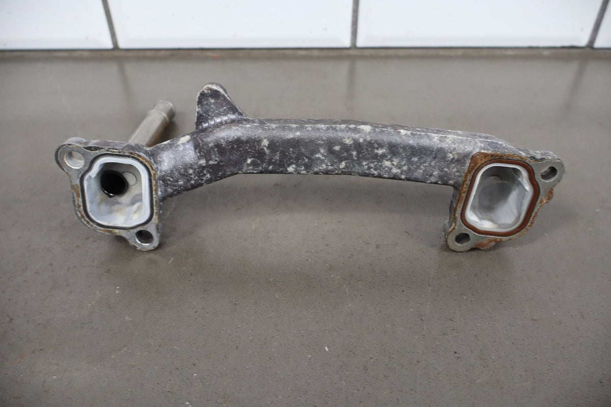02-10 Lexus SC430 Z40 3UZ-FE Thermostat Housing Crossover