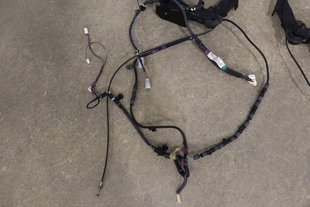 02-10 Lexus SC430 Z40 Conv Lift Motor Pair With Hinges