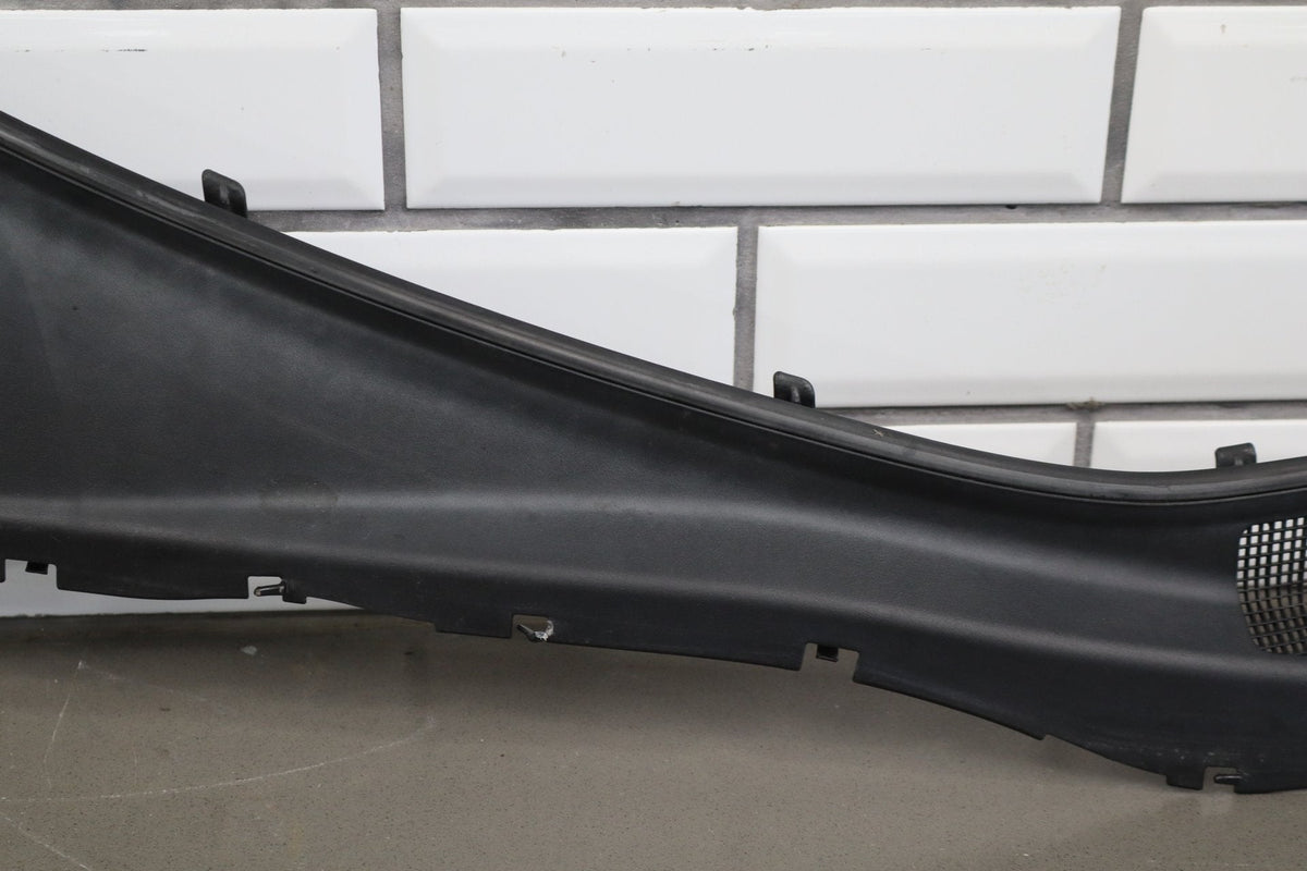 02-10 Lexus SC430 Z40 Cowl Vent Panel Black