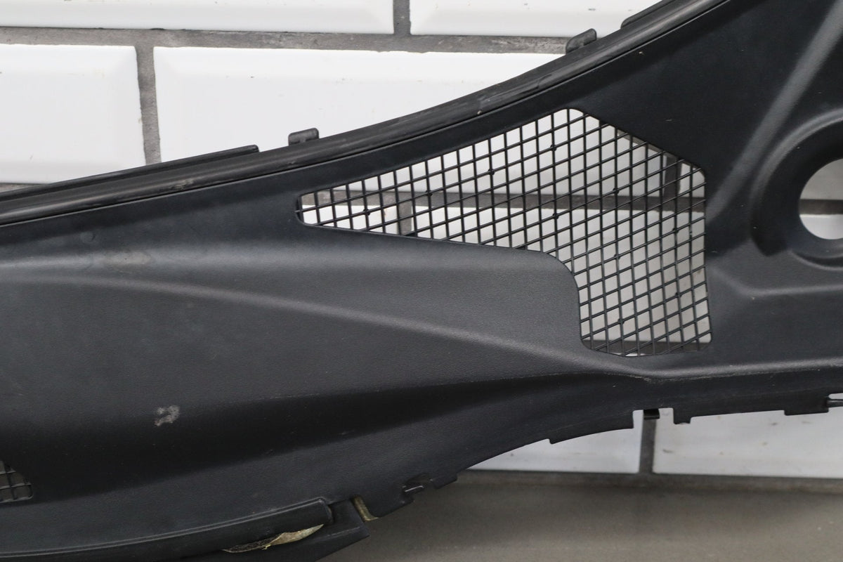 02-10 Lexus SC430 Z40 Cowl Vent Panel Black
