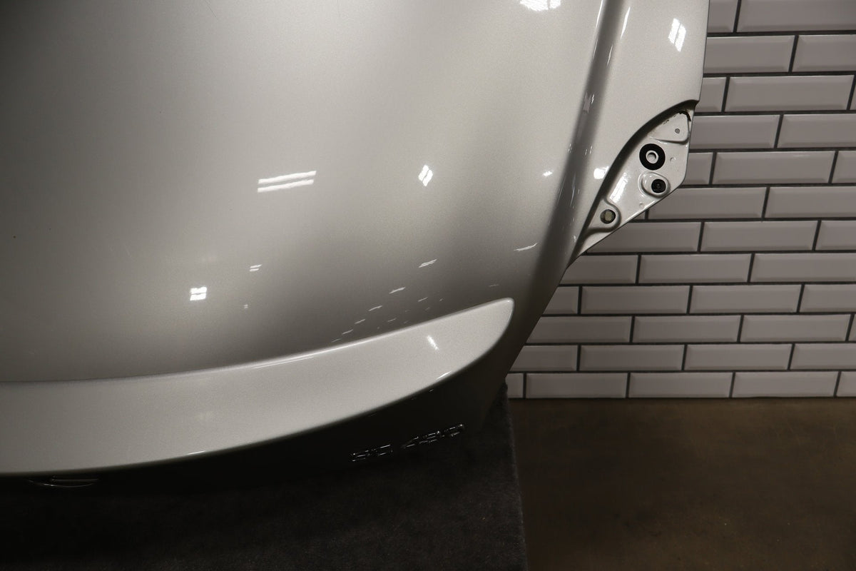 02-10 Lexus SC430 Z40 Decklid Silver 1C0 (Spoiler Scrape)