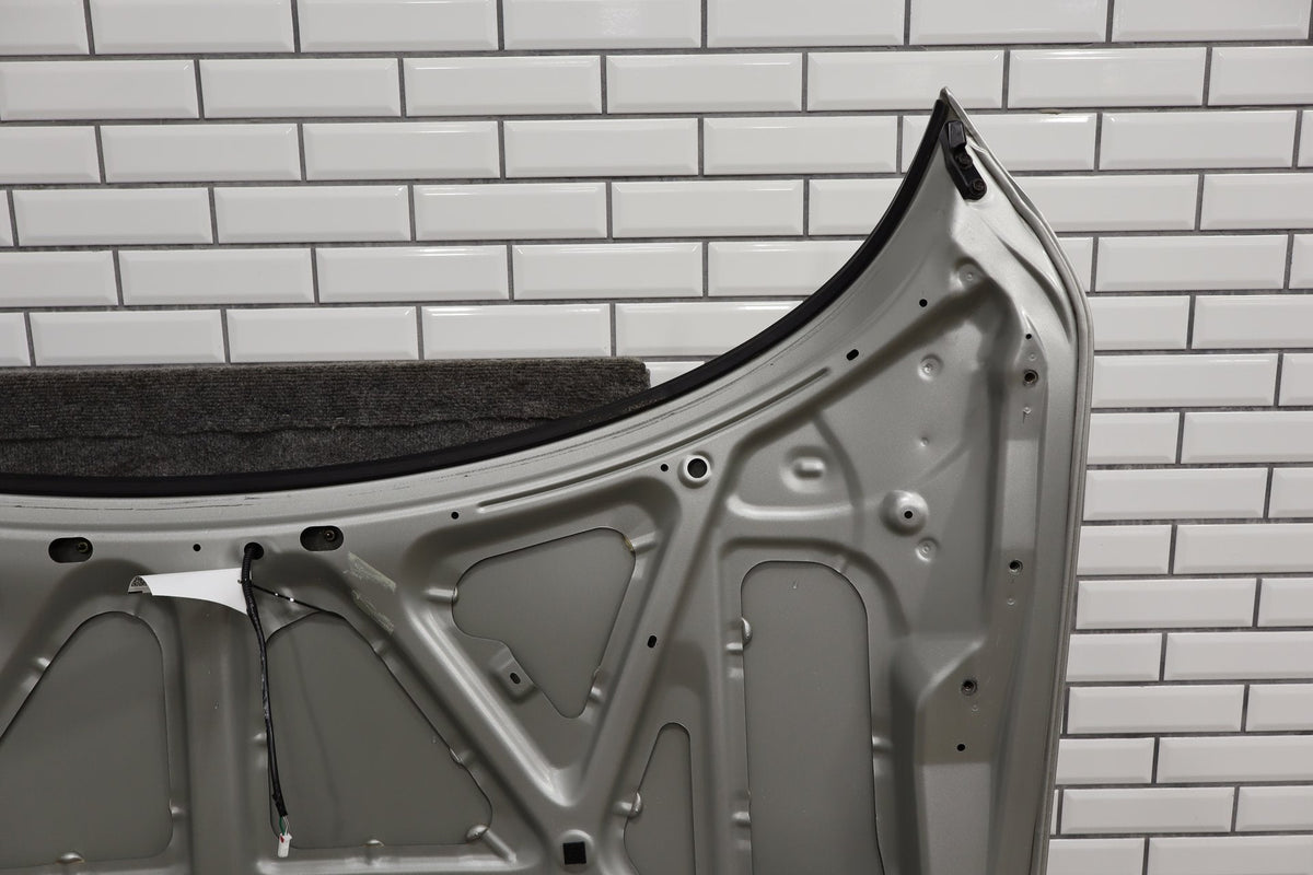 02-10 Lexus SC430 Z40 Decklid Silver 1C0 (Spoiler Scrape)