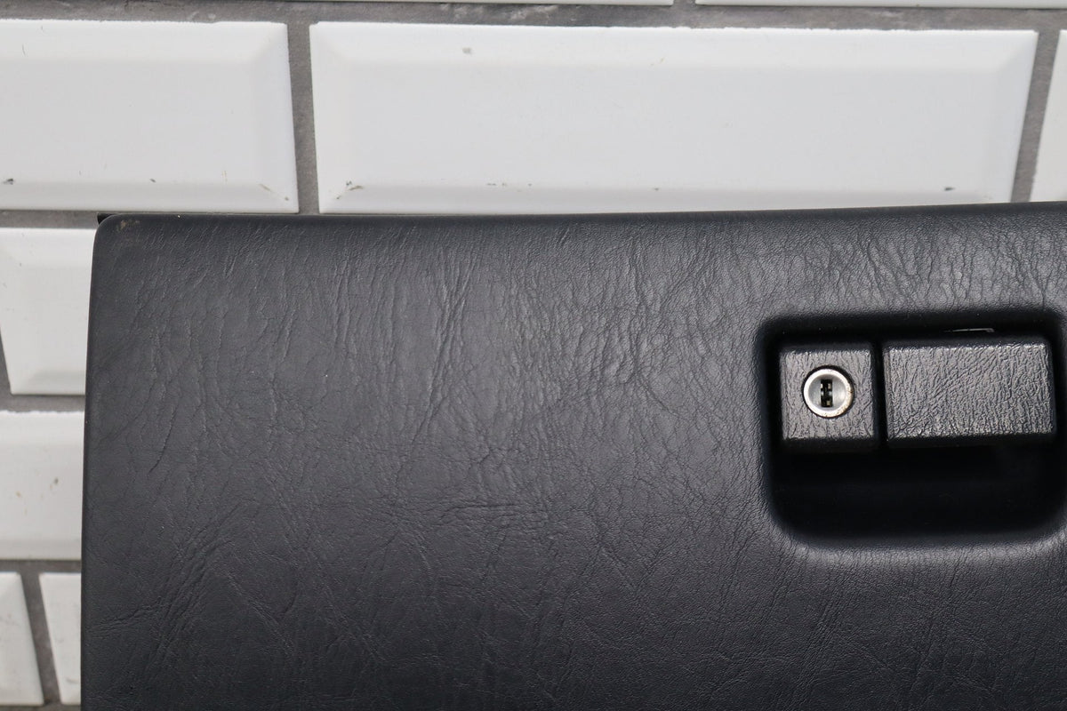 02-10 Lexus SC430 Z40 Glove Box Saddle 21