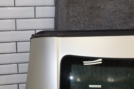 02-10 Lexus SC430 Z40 Heated Back Window With Roof Section