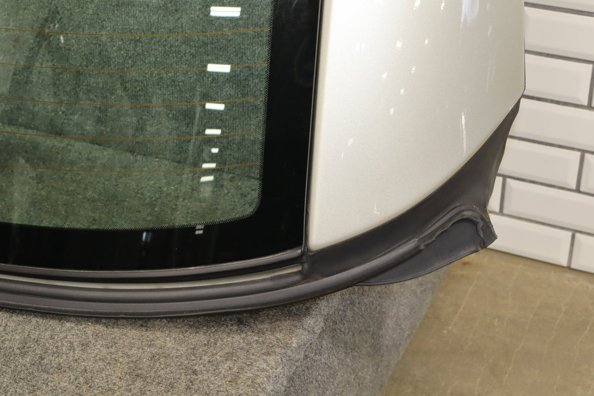 02-10 Lexus SC430 Z40 Heated Back Window With Roof Section