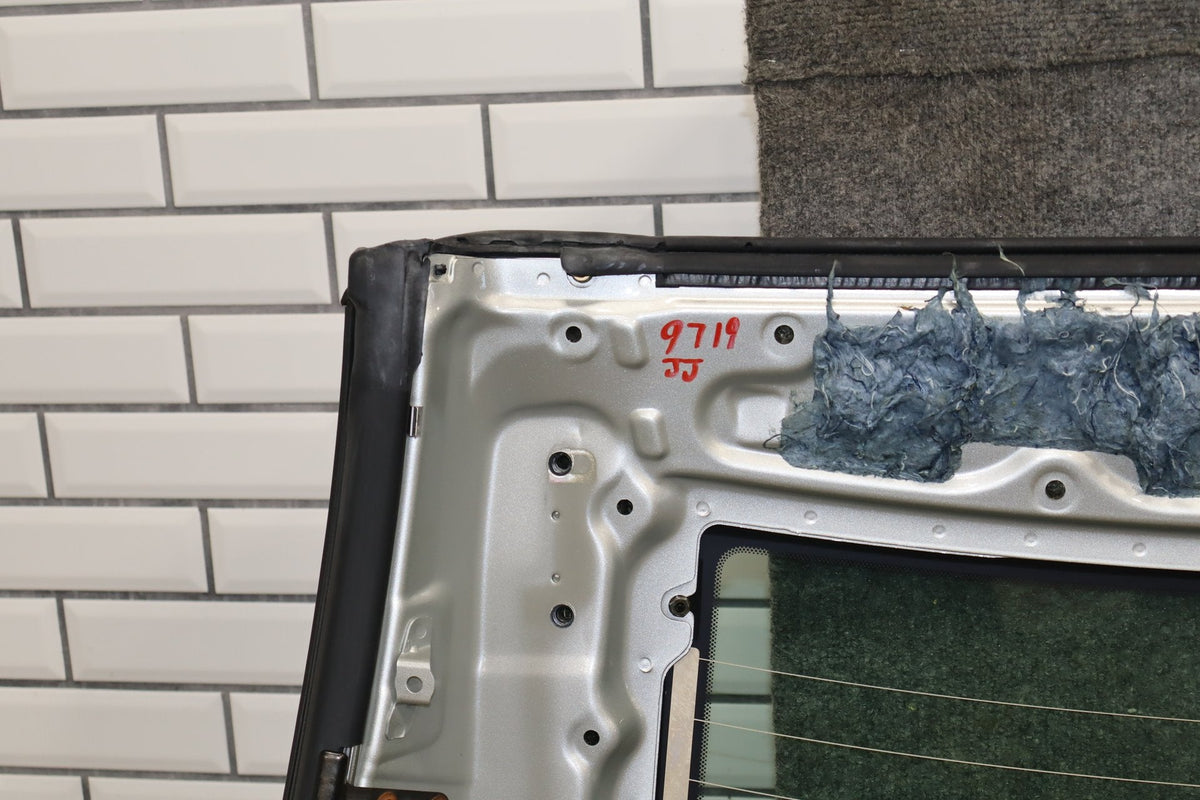 02-10 Lexus SC430 Z40 Heated Back Window With Roof Section