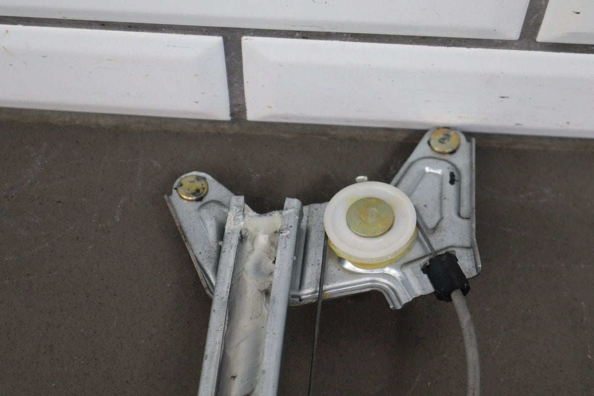 02-10 Lexus SC430 Z40 Left Front Door Regulator With Motor