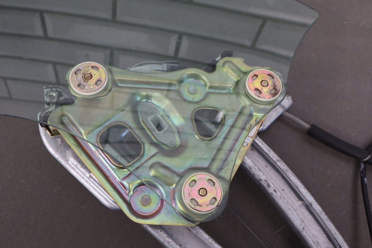 02-10 Lexus SC430 Z40 Left Quarter Glass With Regulator