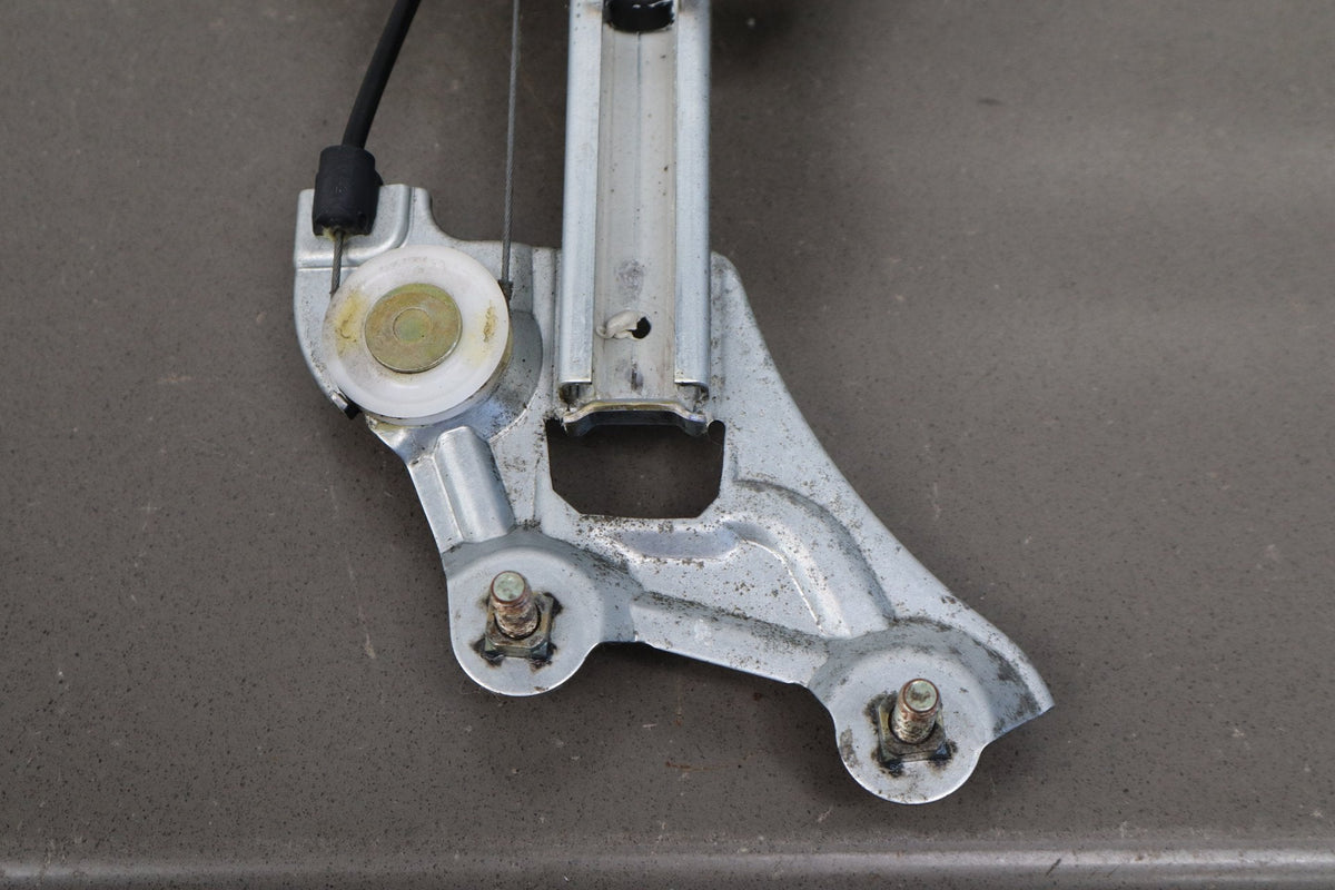 02-10 Lexus SC430 Z40 Right Front Door Regulator With Motor