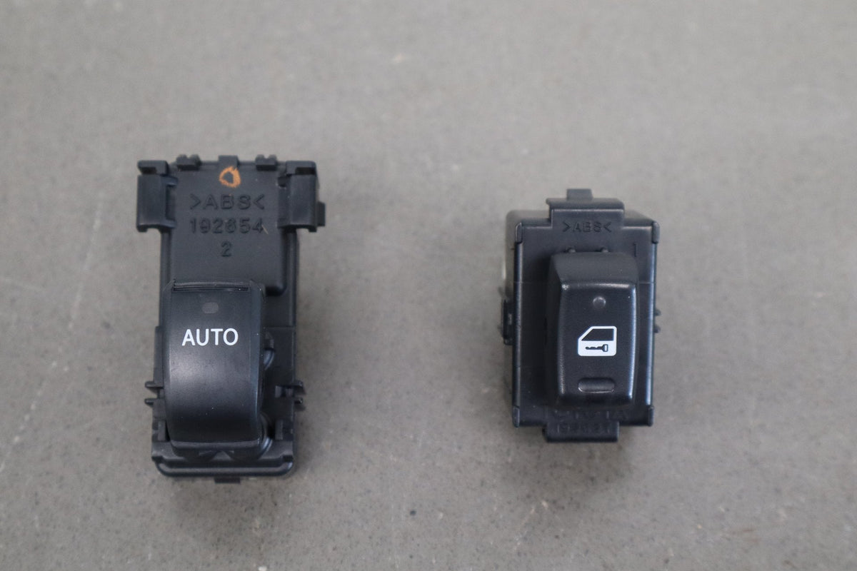 02-10 Lexus SC430 Z40 Right Front Window Switch