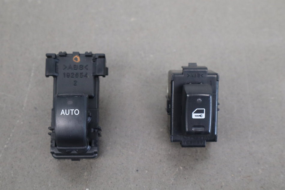 02-10 Lexus SC430 Z40 Right Front Window Switch