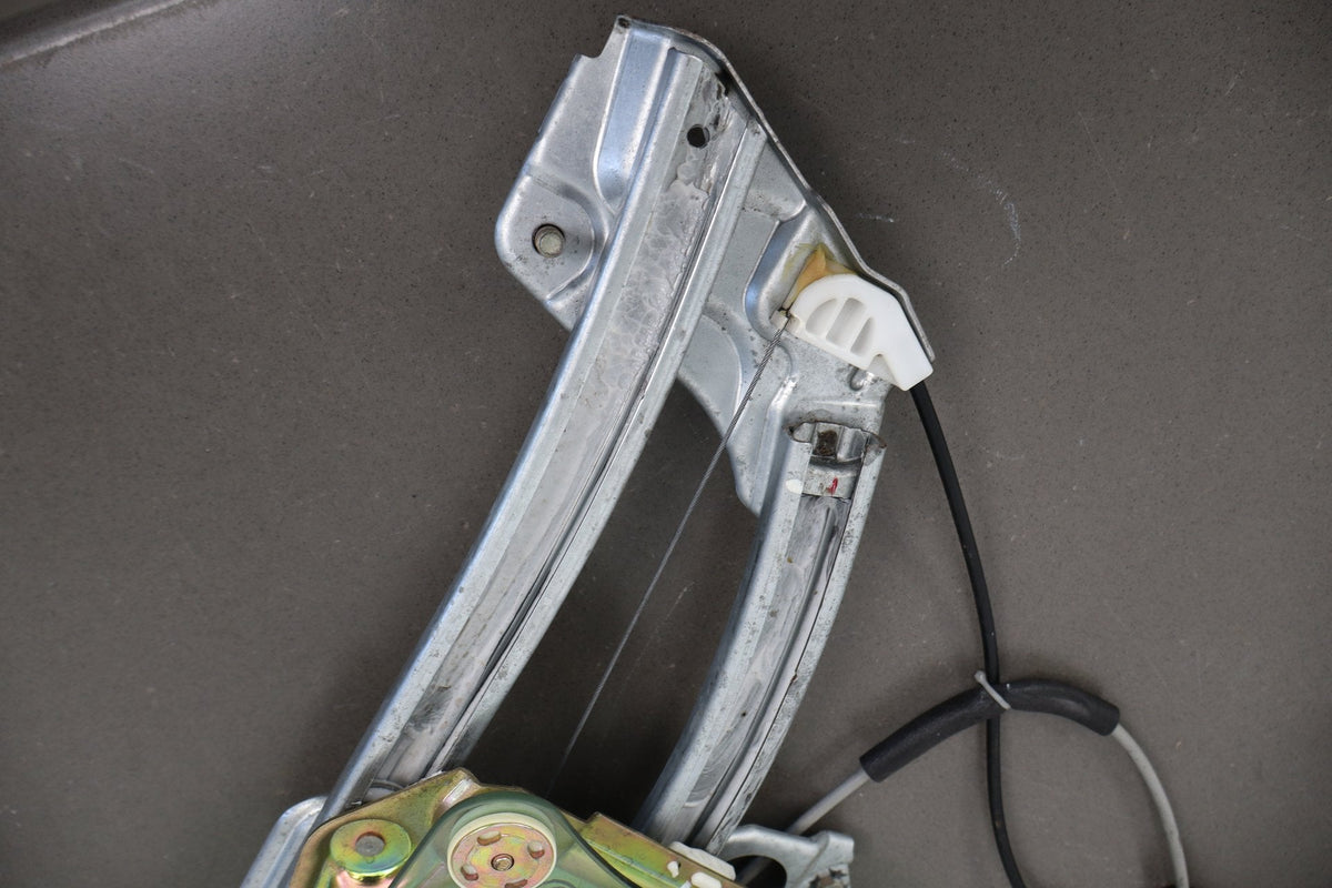 02-10 Lexus SC430 Z40 Right Quarter Glass With Regulator