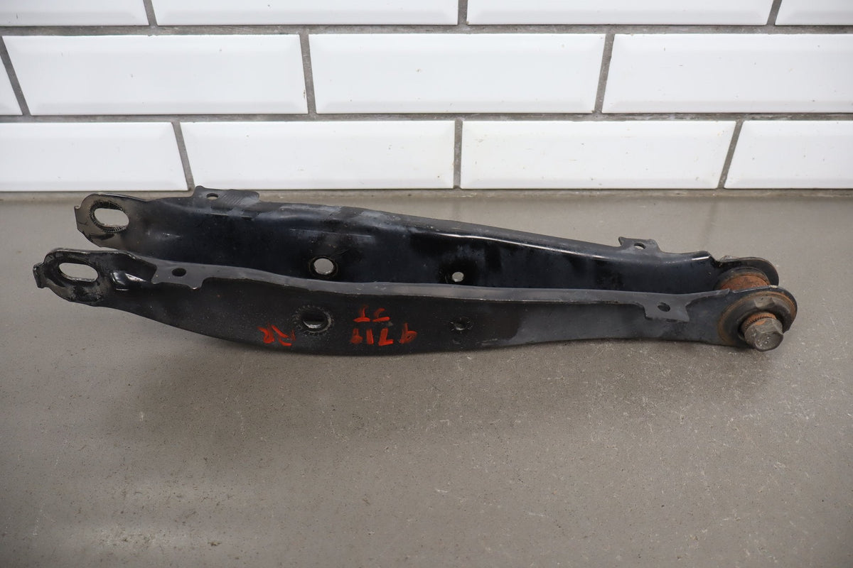 02-10 Lexus SC430 Z40 Right Rear Knuckle Hub 4 Arms