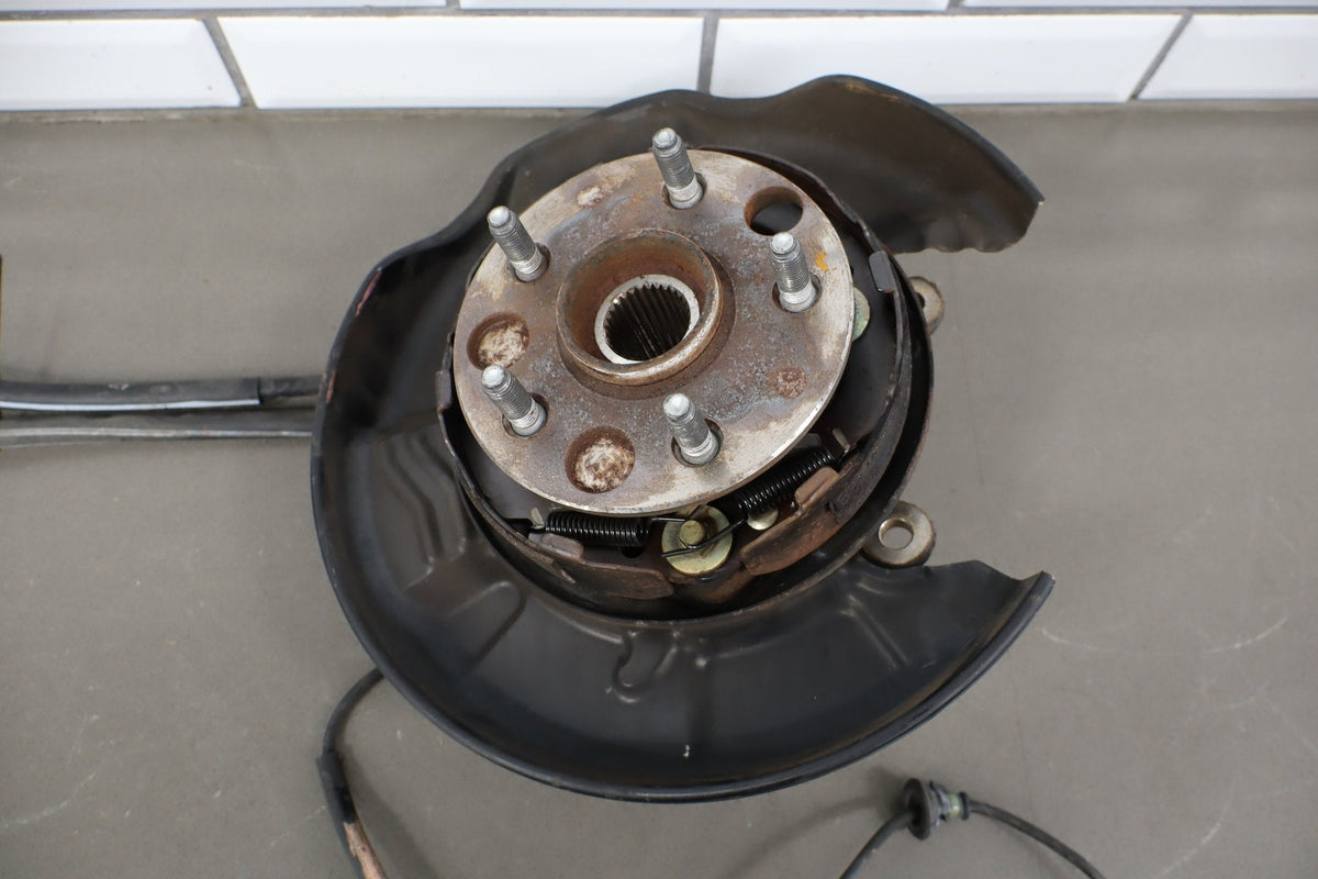 02-10 Lexus SC430 Z40 Right Rear Knuckle Hub 4 Arms